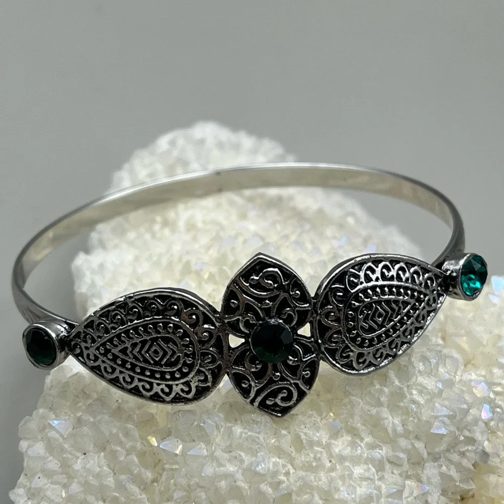 Elegant Silver Tone Bracelet with Green Accents -Chic Boho Accessory